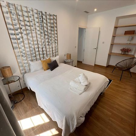 2-Br Gem In Gibraltar'S Heart Apartment Exterior photo