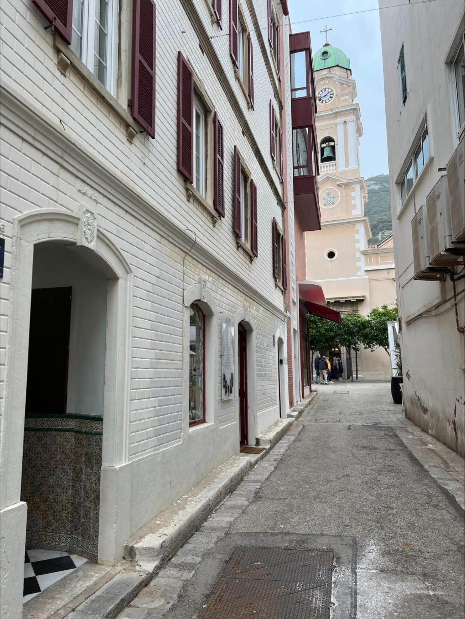 2-Br Gem In Gibraltar'S Heart Apartment Exterior photo